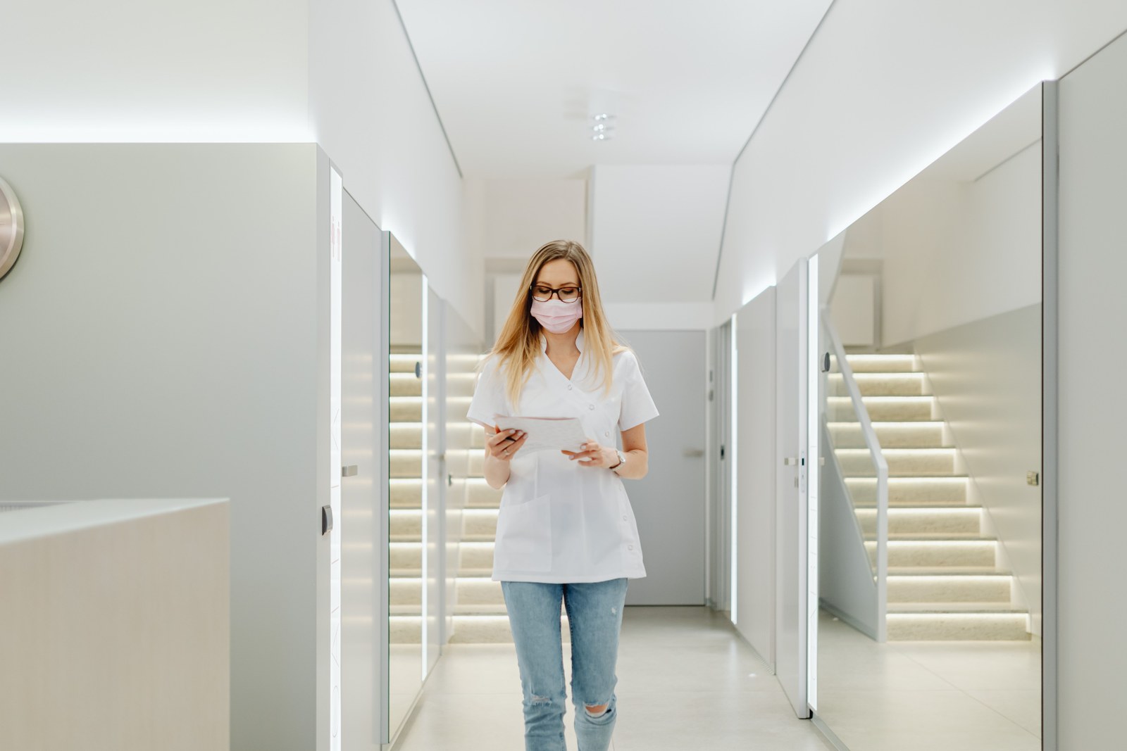 Was TEMOS-akkreditierte Kliniken gemeinsam haben und wo sie