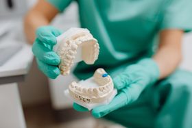 Wissenswertes zum Thema: Oralchirurgie und Zahnimplantologie