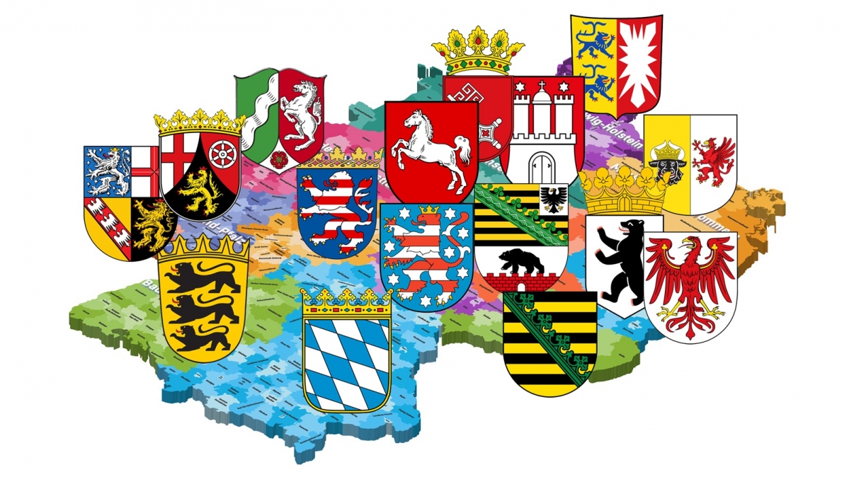 Deutschlandkarte mit Wappen der 16  Bundesländer